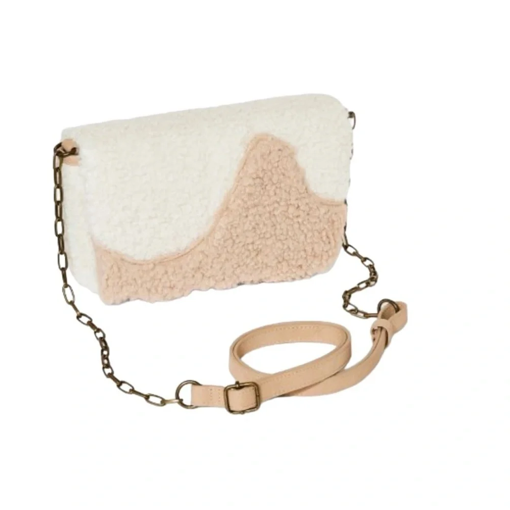 UNIVERSAL THREAD Flap Crossbody Bag - Universal Thread White/ tan plush